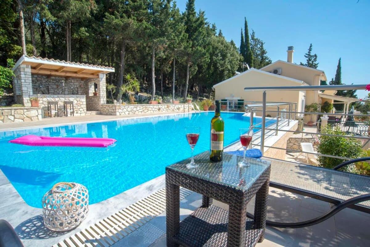 Paxoi Serene Oasis - Mylos Mediterranean Charm Arvanitakeika ภายนอก รูปภาพ