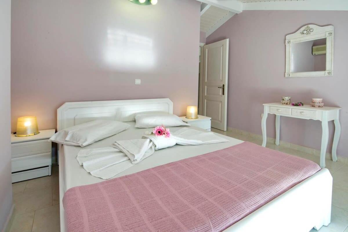 Paxoi Serene Oasis - Mylos Mediterranean Charm Arvanitakeika ภายนอก รูปภาพ